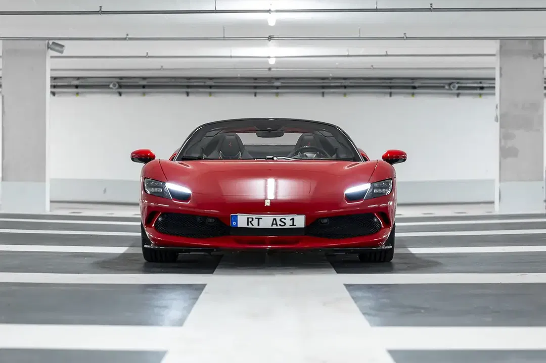Ferrari 296 GTS - Thumbnail 2