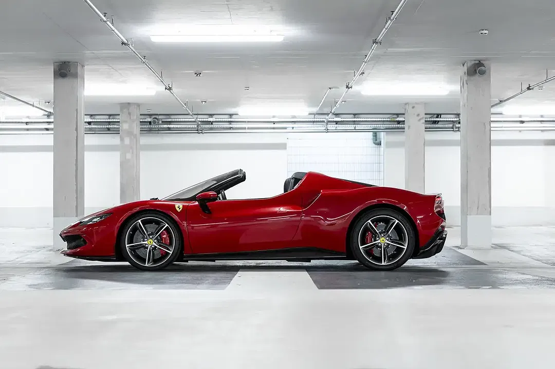 Ferrari 296 GTS - Thumbnail 4