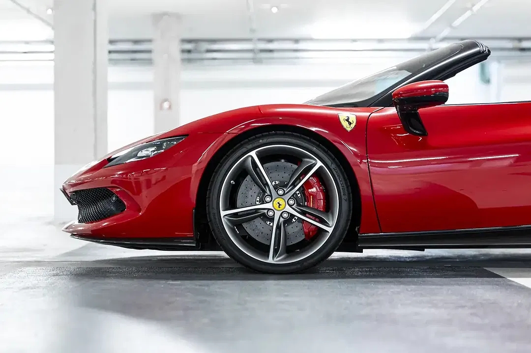 Ferrari 296 GTS - Thumbnail 8