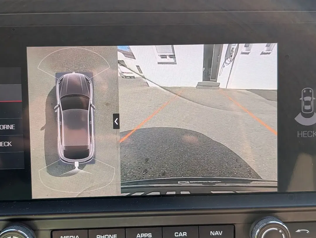 Porsche Macan - Thumbnail 13