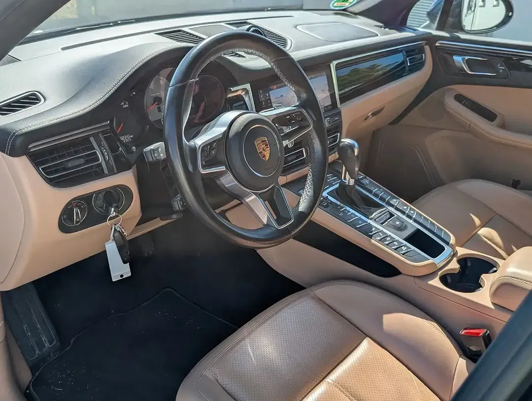 Porsche Macan - Thumbnail 5