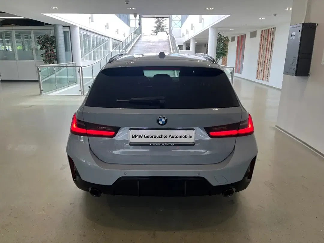 BMW 330 - Thumbnail 4