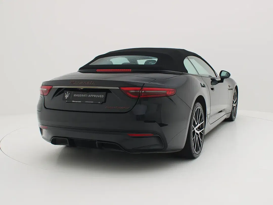 Maserati GranCabrio - Thumbnail 11