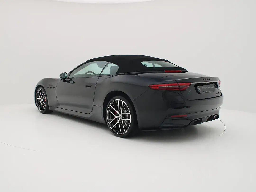 Maserati GranCabrio - Thumbnail 2