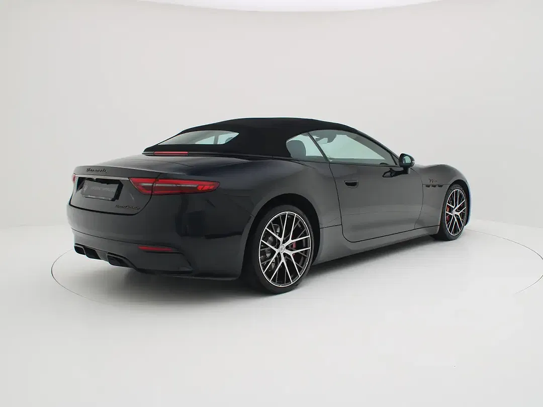 Maserati GranCabrio - Thumbnail 4