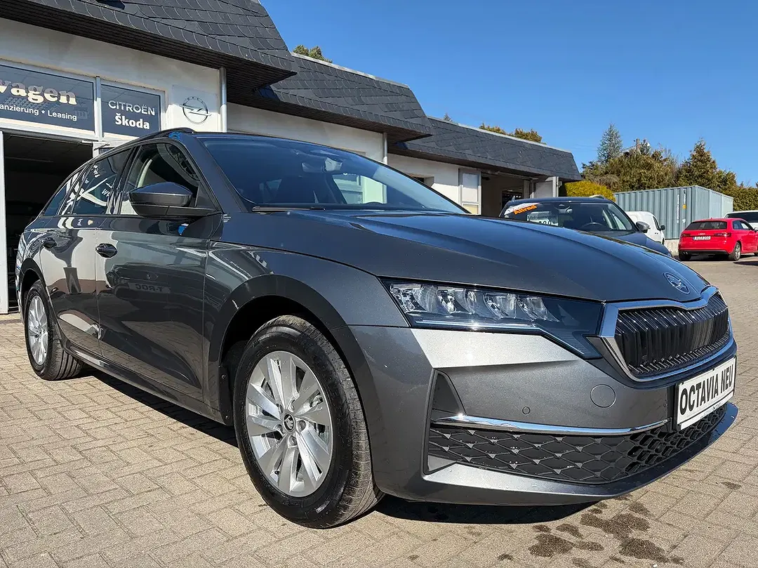 Skoda Octavia - Thumbnail 3