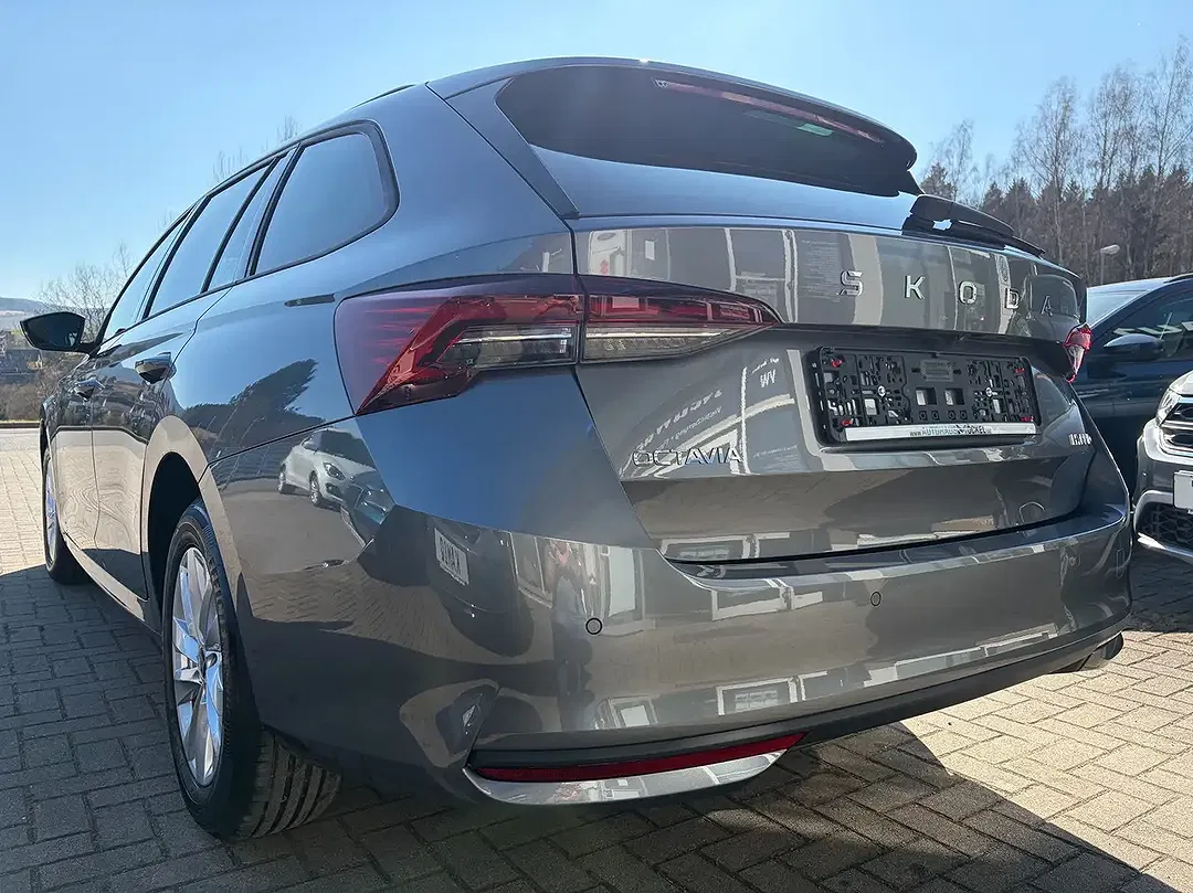 Skoda Octavia - Thumbnail 4