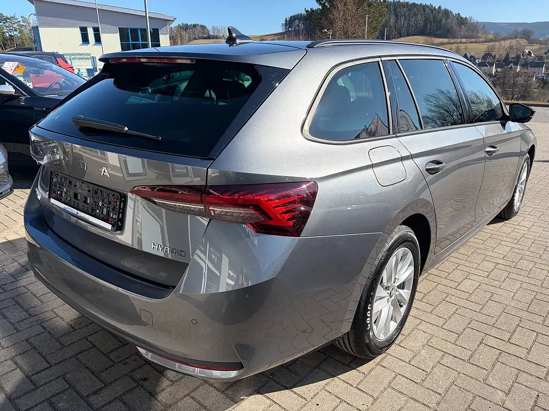 Skoda Octavia - Thumbnail 6