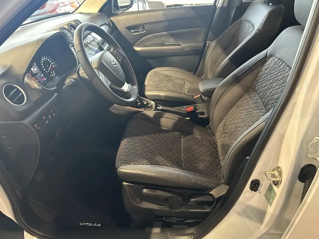 Suzuki Vitara - Thumbnail 7
