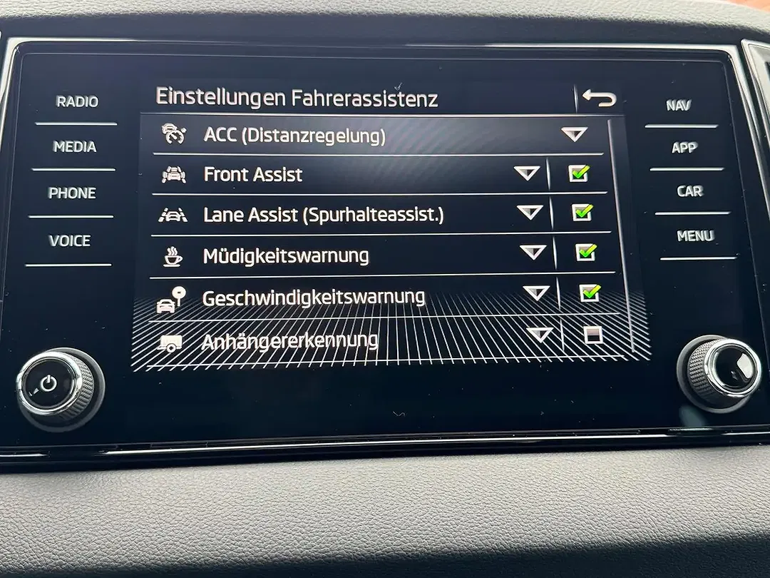 Skoda Karoq - Thumbnail 14