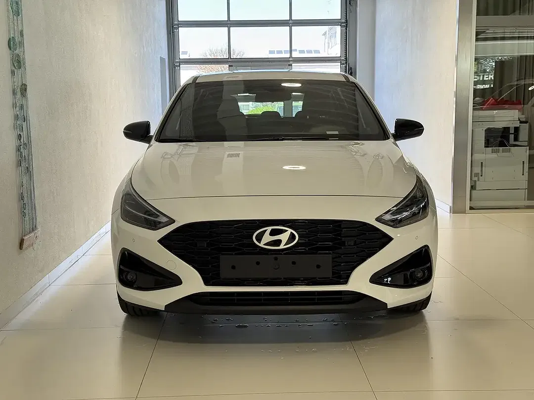 Hyundai i30 - Thumbnail 1