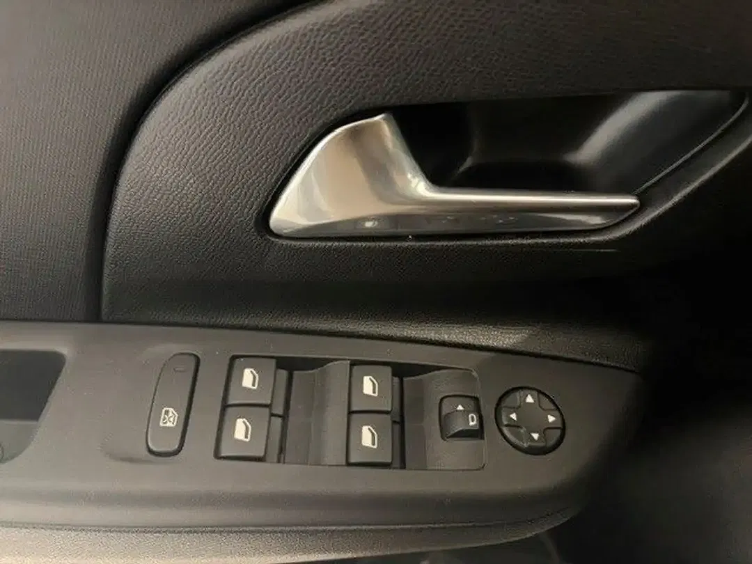 Opel Corsa - Thumbnail 6