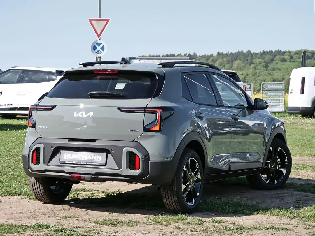 Kia Stonic - Thumbnail 3