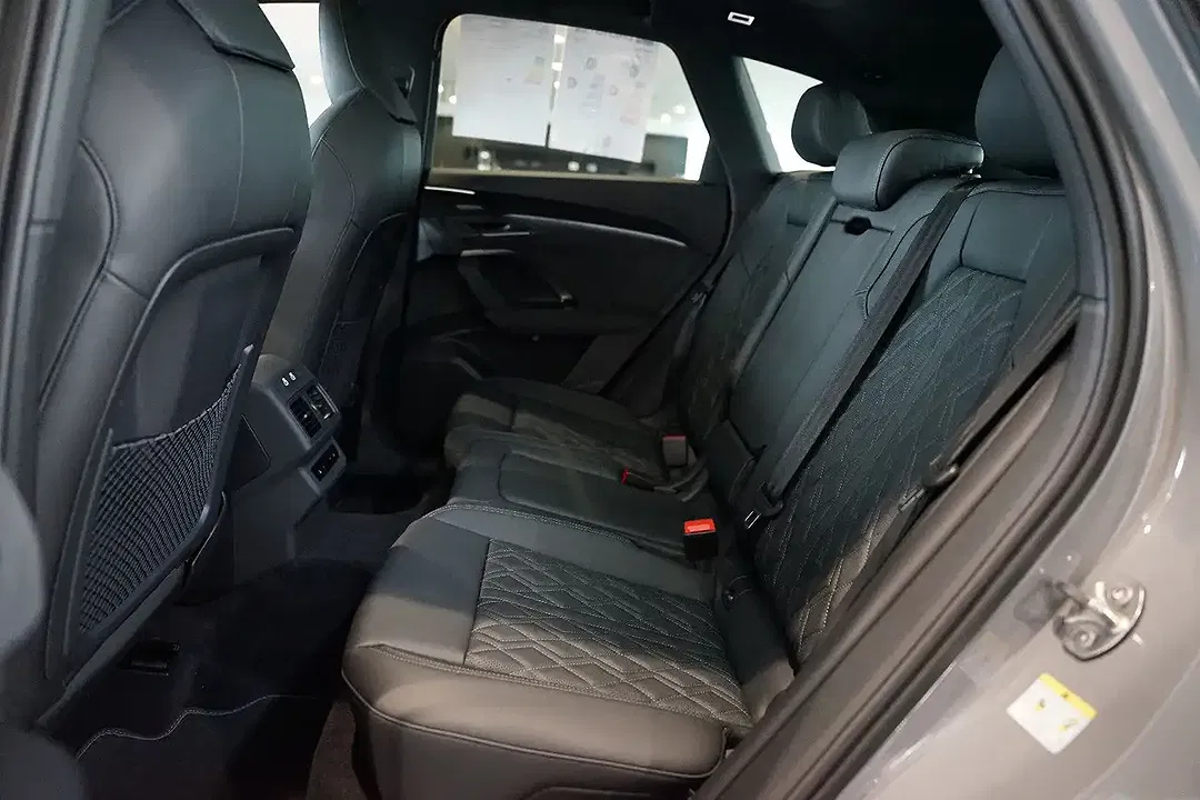Audi SQ5 - Thumbnail 11