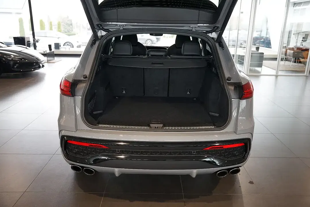 Audi SQ5 - Thumbnail 6