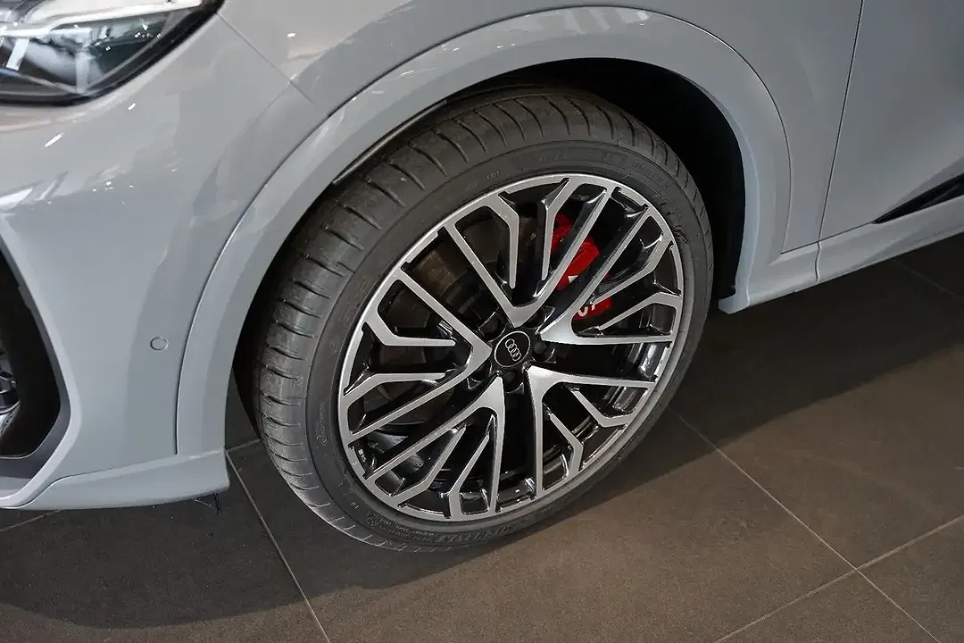 Audi SQ5 - Thumbnail 7