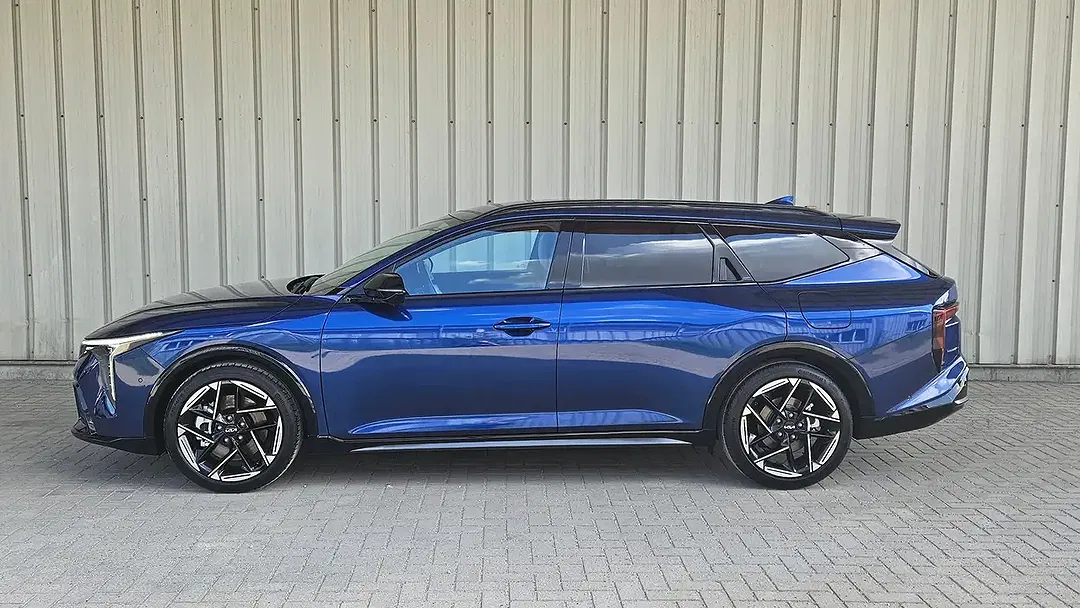 Kia K4 - Thumbnail 3