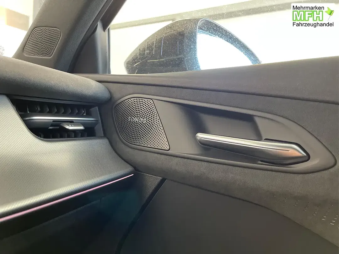 Audi Q3 - Thumbnail 13