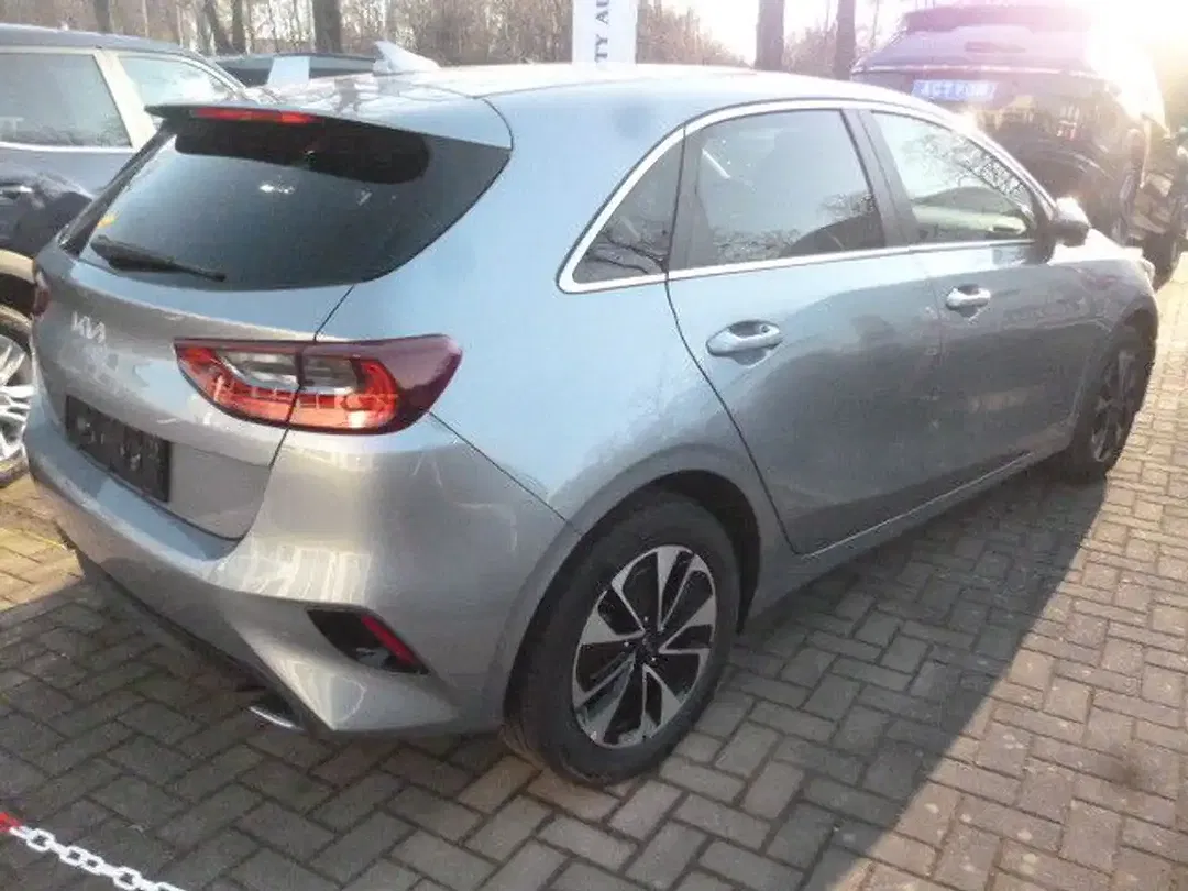 Kia Ceed / cee'd - Thumbnail 2
