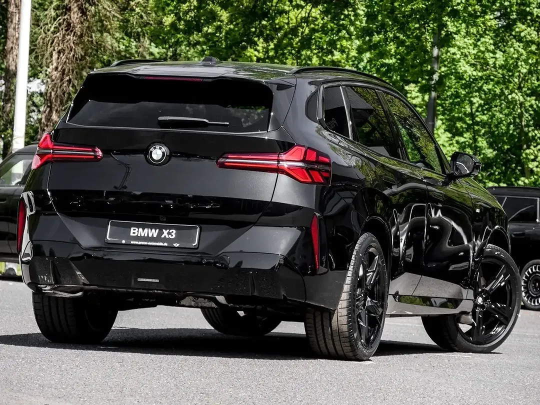 BMW X3 - Thumbnail 2