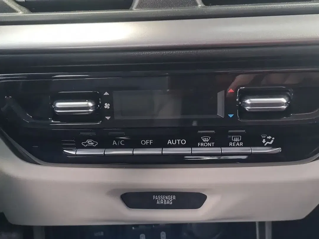 Suzuki Swift - Thumbnail 12