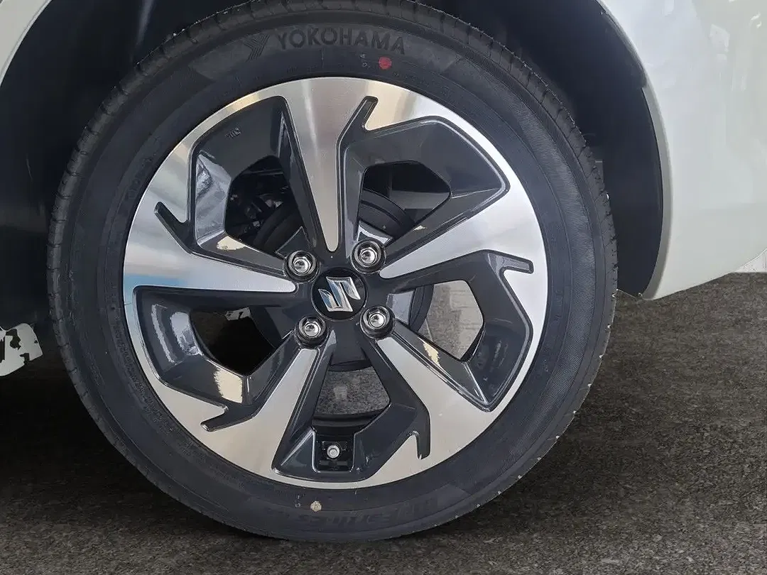 Suzuki Swift - Thumbnail 13