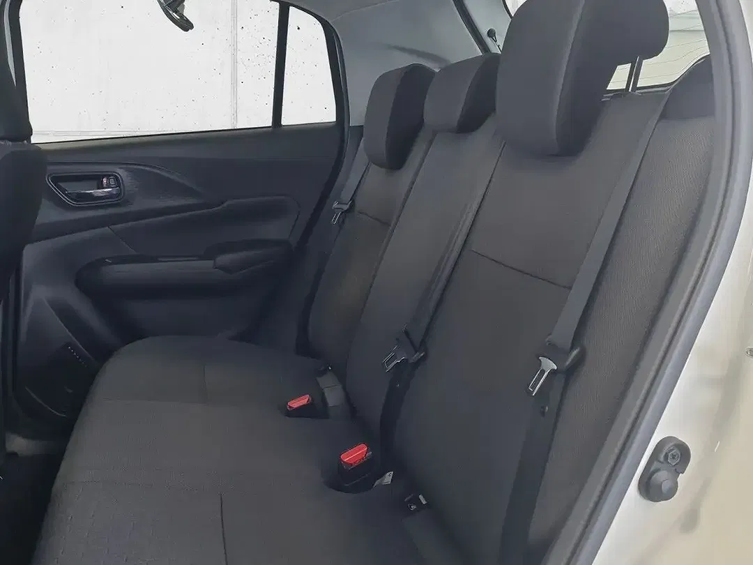 Suzuki Swift - Thumbnail 9