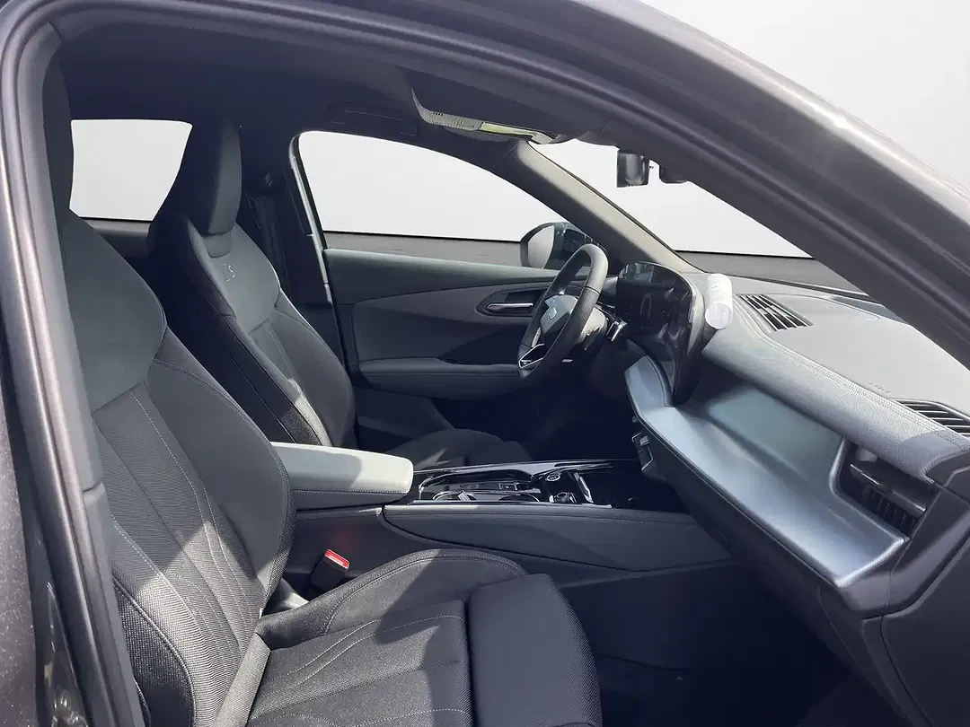 Audi Q3 - Thumbnail 12