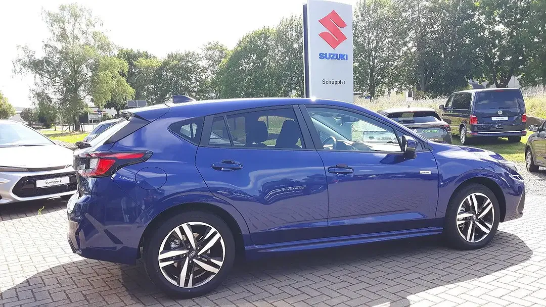 Subaru Impreza - Thumbnail 4