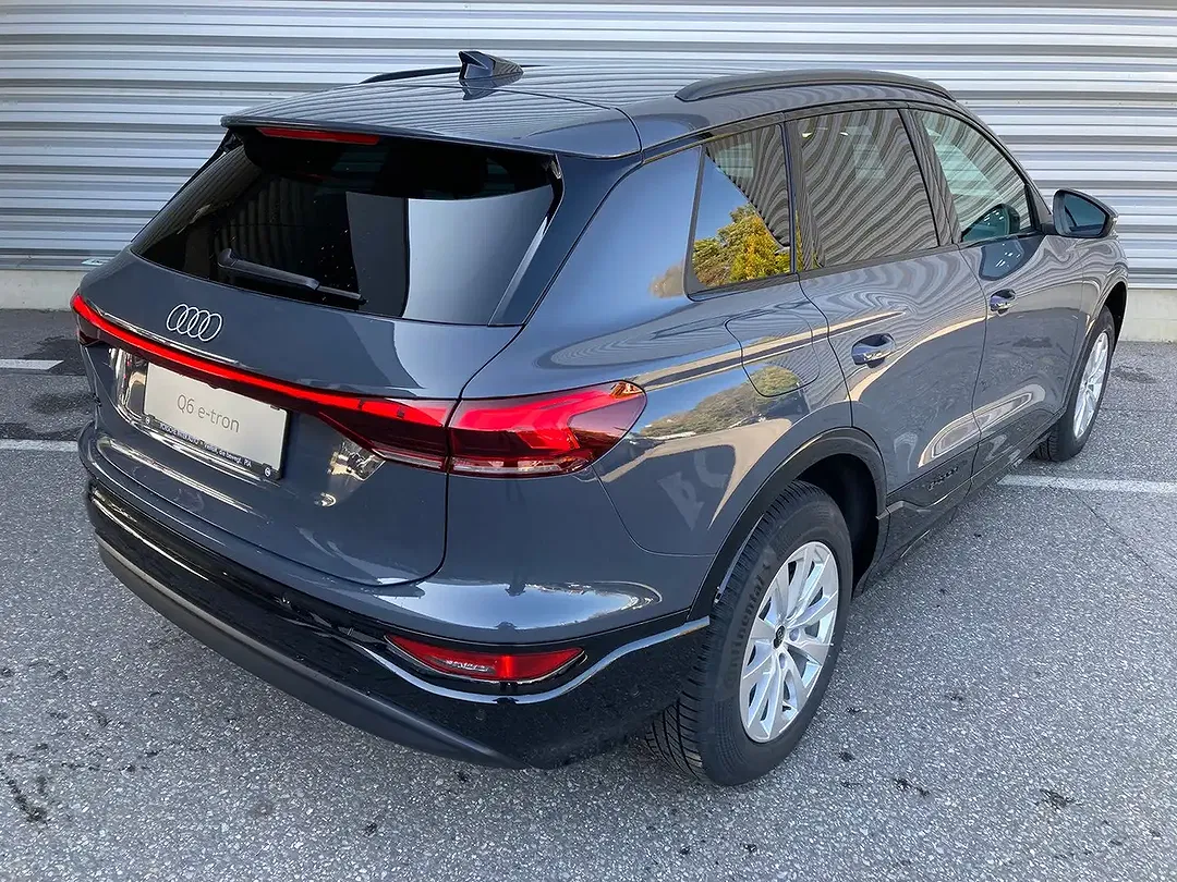 Audi Q6 e-tron - Thumbnail 3