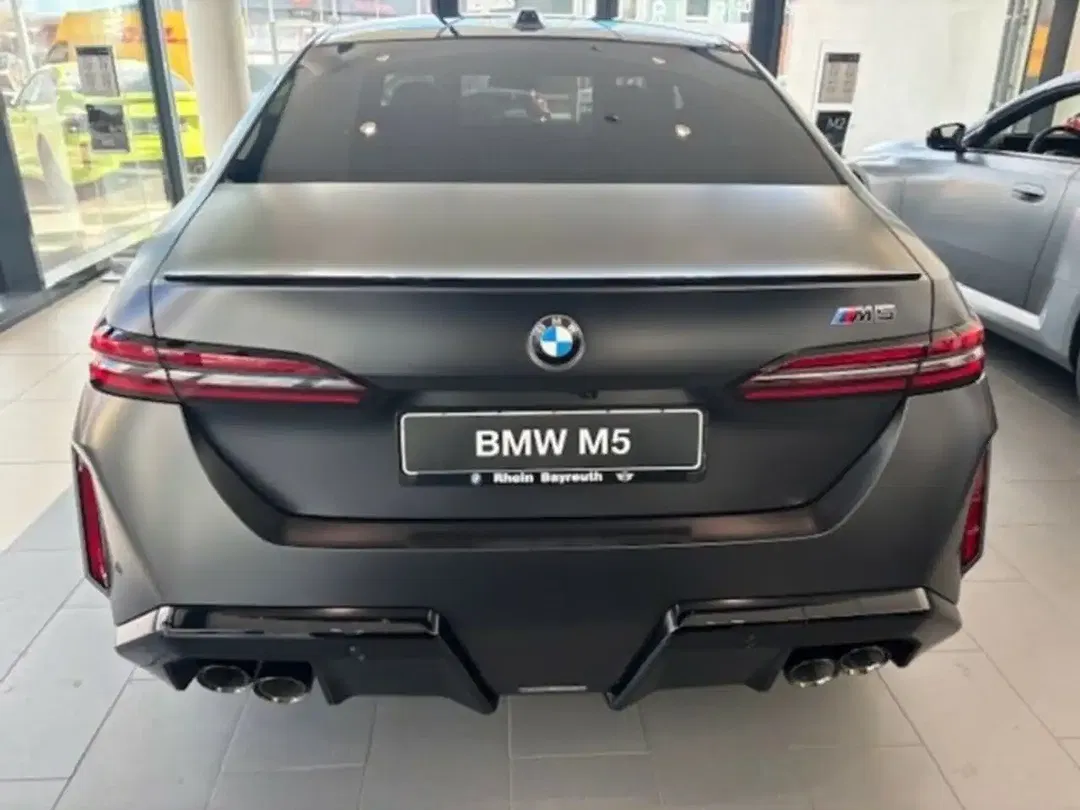 BMW M5 - Thumbnail 5
