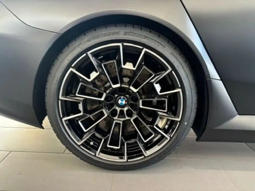 BMW M5 - Thumbnail 7