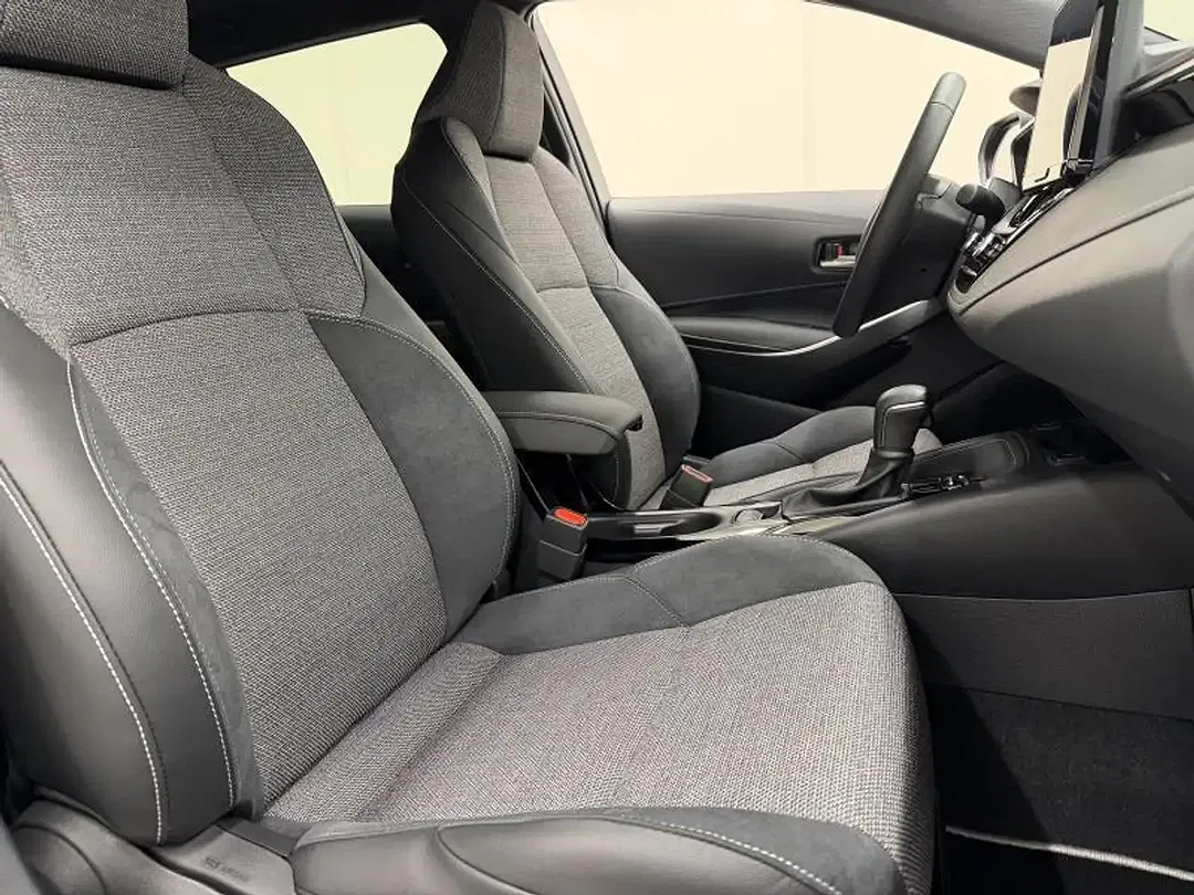 Toyota Corolla - Thumbnail 8