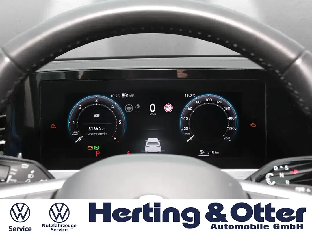 Volkswagen Passat - Thumbnail 13