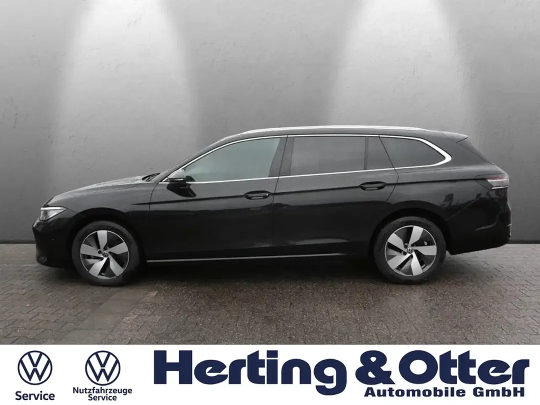 Volkswagen Passat - Thumbnail 3