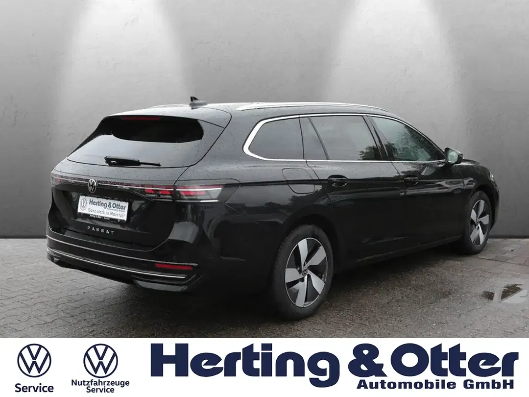 Volkswagen Passat - Thumbnail 4