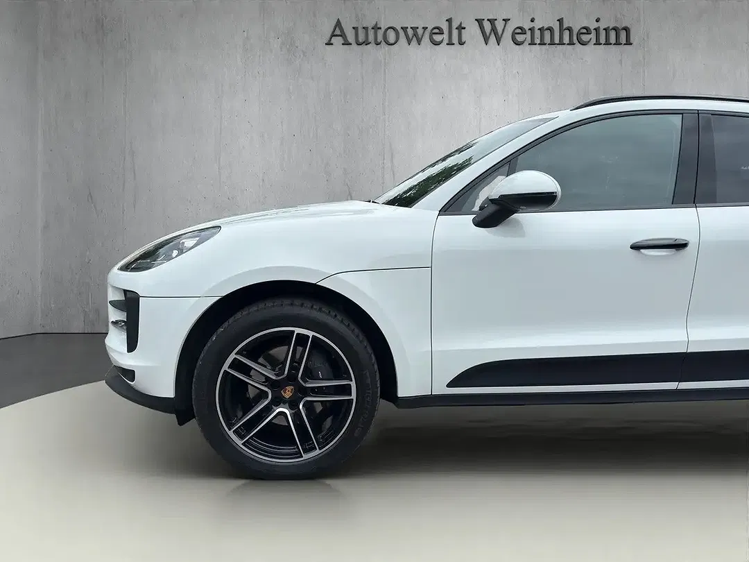 Porsche Macan - Thumbnail 9
