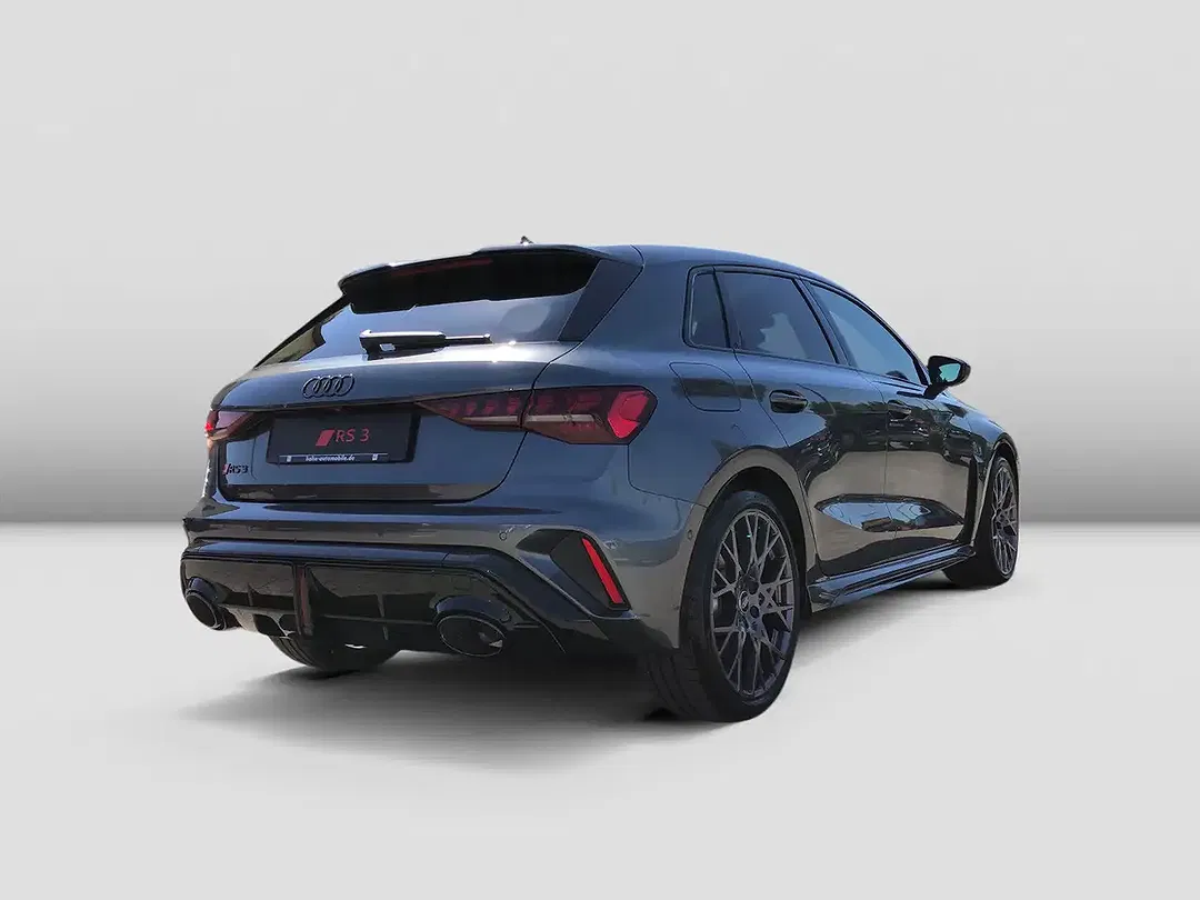 Audi RS3 - Thumbnail 3