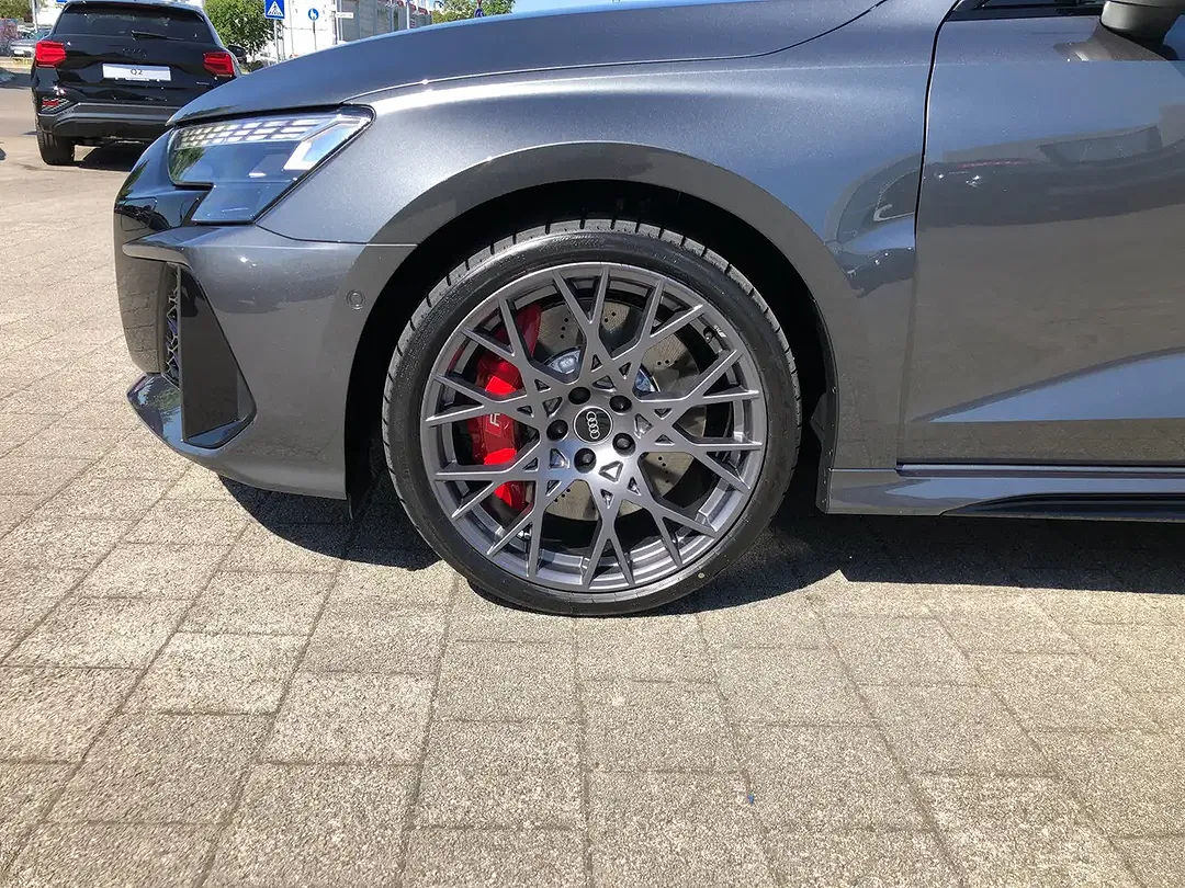 Audi RS3 - Thumbnail 4