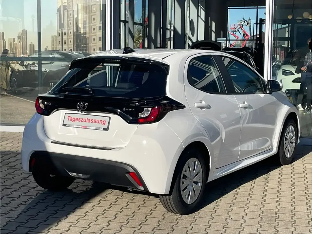 Toyota Yaris - Thumbnail 4