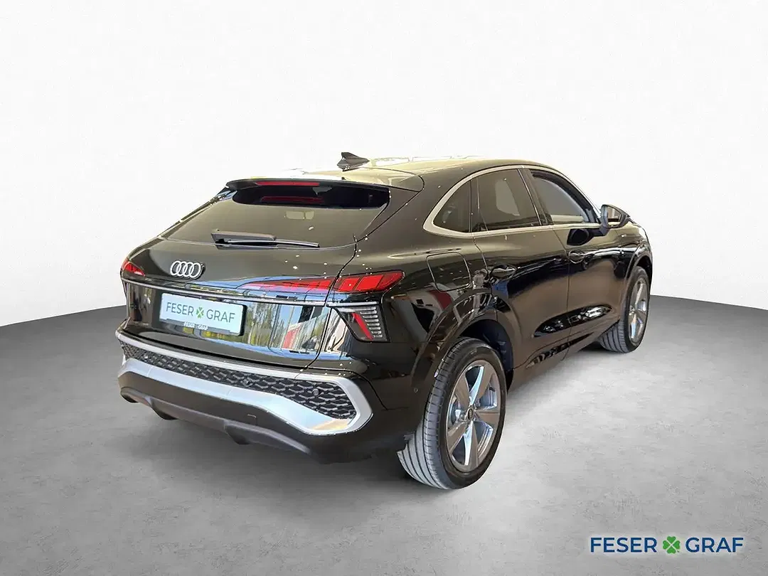 Audi Q3 - Thumbnail 5