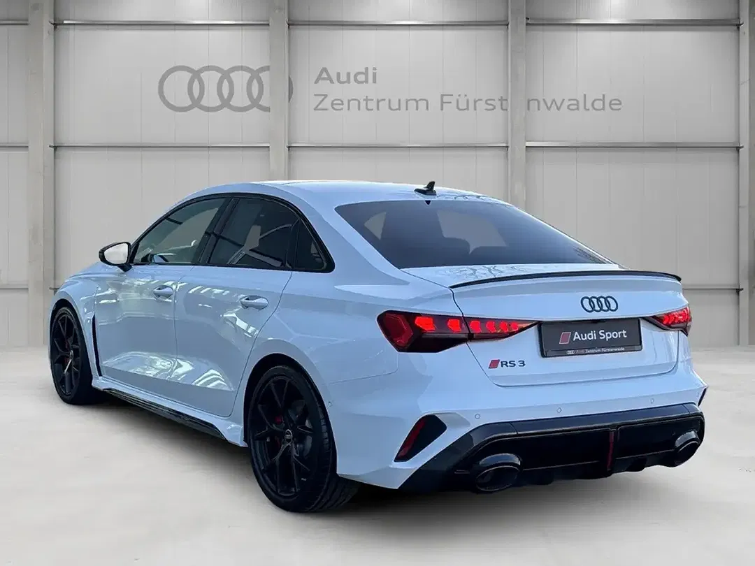 Audi RS3 - Thumbnail 3