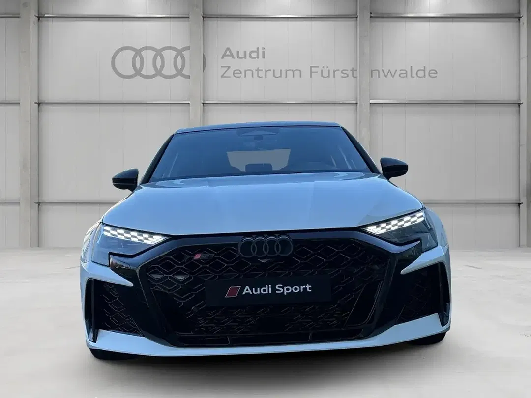 Audi RS3 - Thumbnail 5