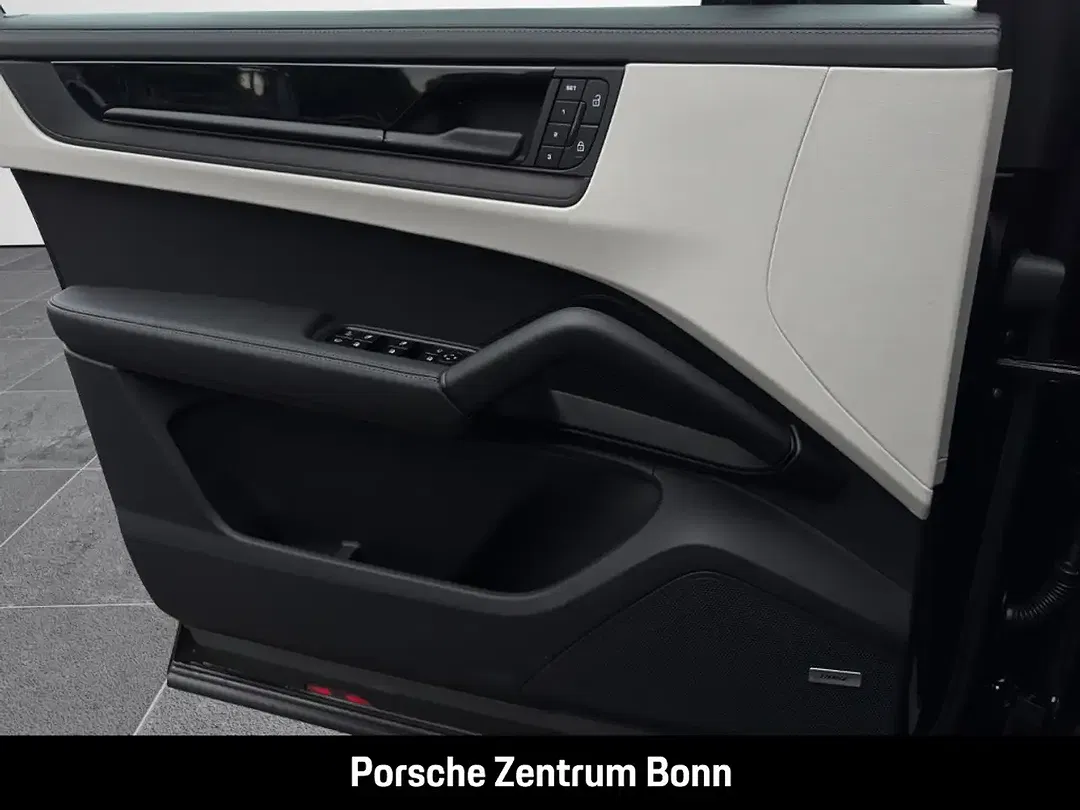 Porsche Cayenne - Thumbnail 12