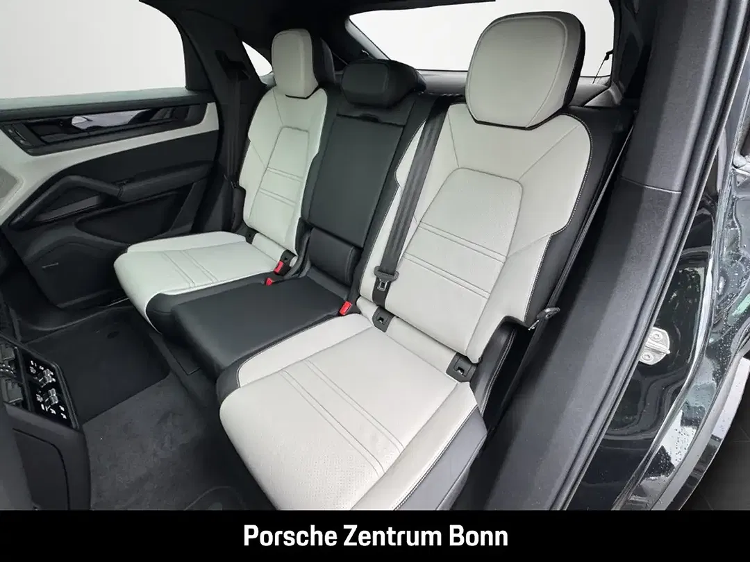 Porsche Cayenne - Thumbnail 13