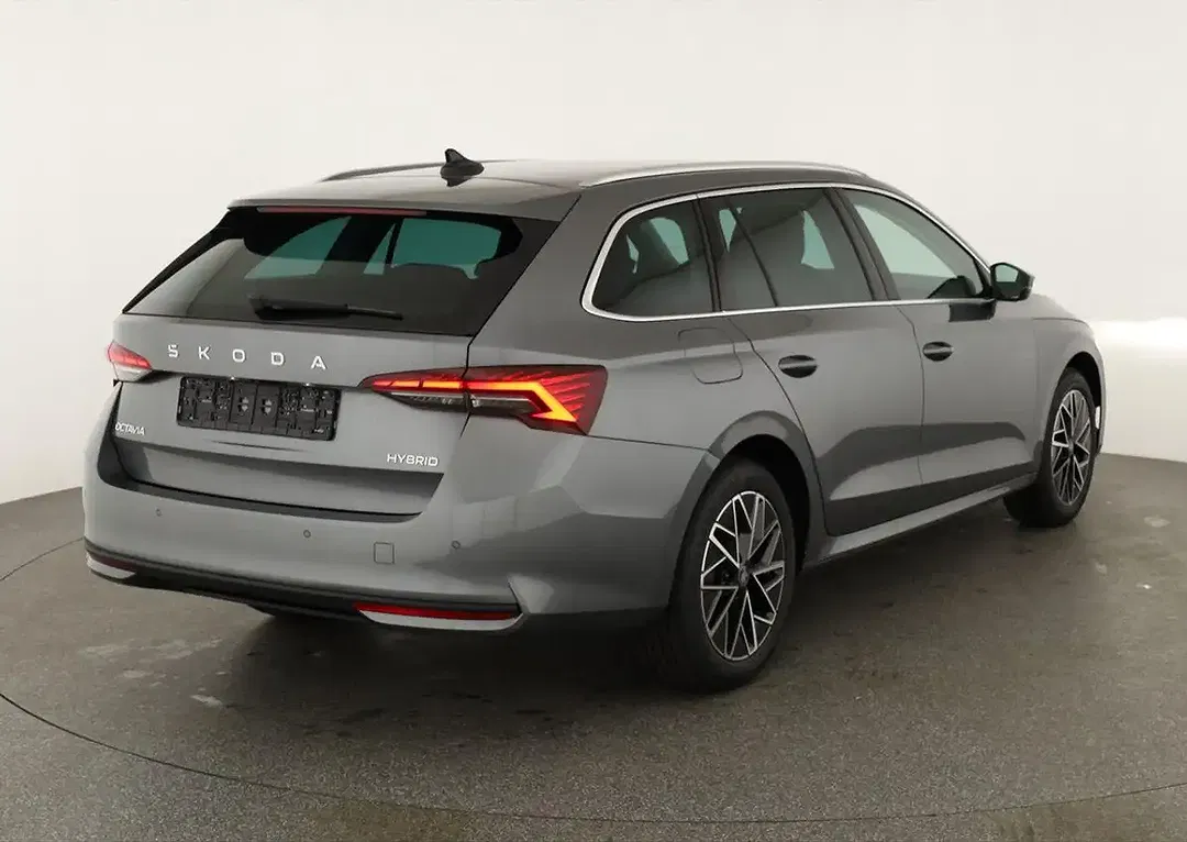 Skoda Octavia - Thumbnail 3