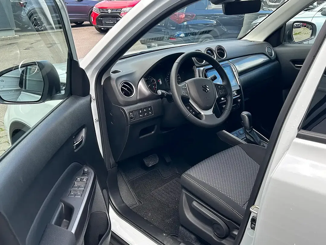 Suzuki Vitara - Thumbnail 6
