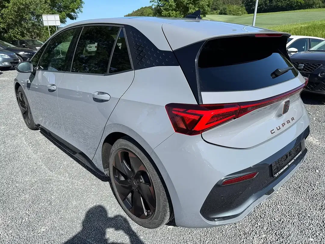 CUPRA Born - Thumbnail 4