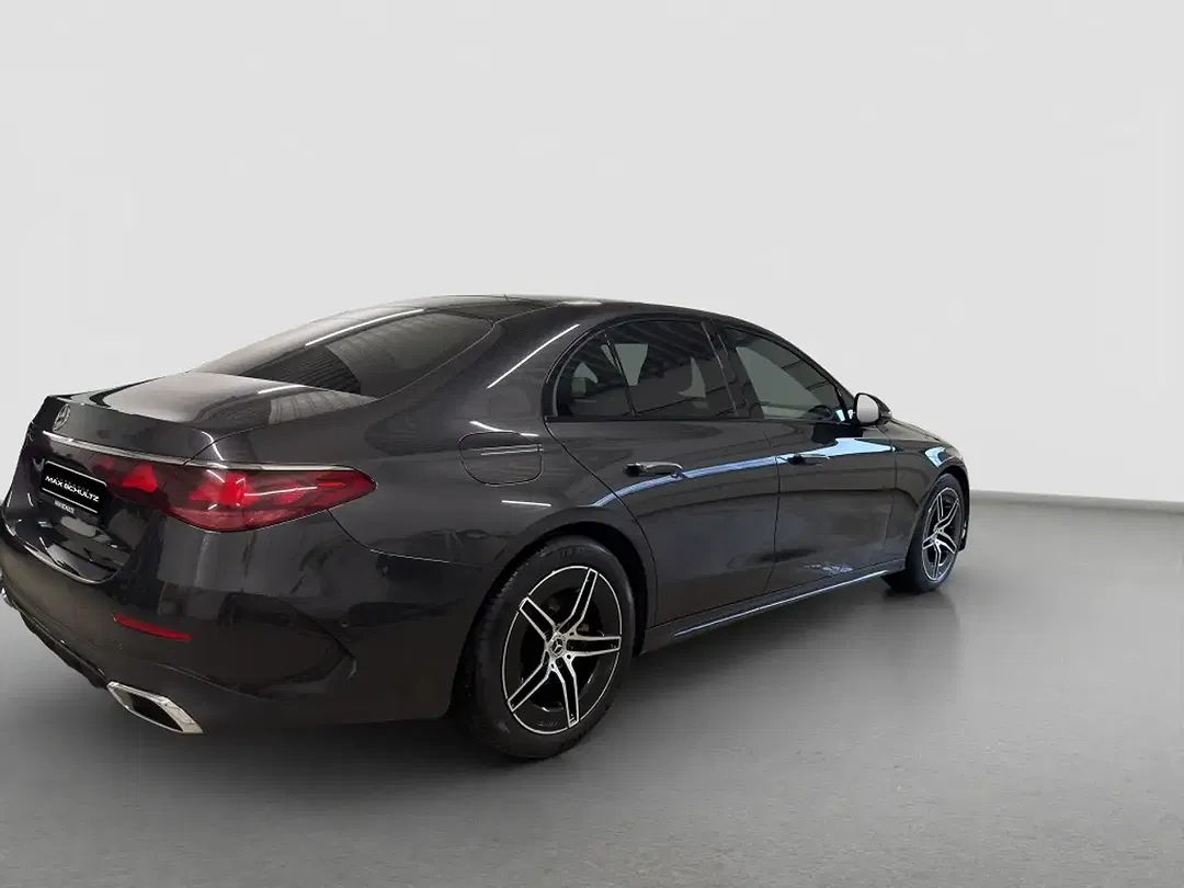Mercedes-Benz E 220 - Thumbnail 2