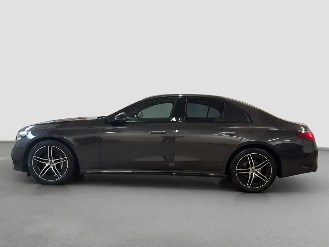 Mercedes-Benz E 220 - Thumbnail 3